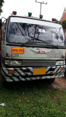 รถบรรทุก 10 ล้อบรรทุกของเหลว  ยี่ห้อ HINO รุ่น FM3MMLD  240 แรงม้า