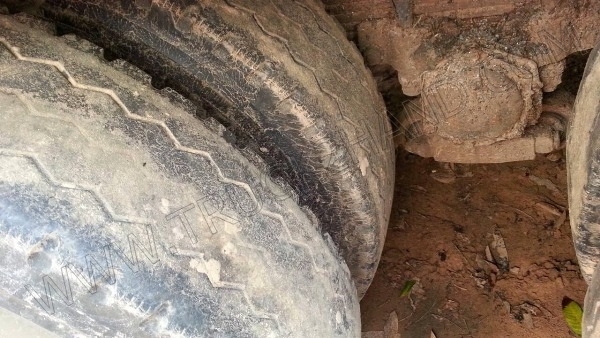 รถบรรทุก 10 ล้อบรรทุกของเหลว  ยี่ห้อ HINO รุ่น FM3MMLD  240 แรงม้า