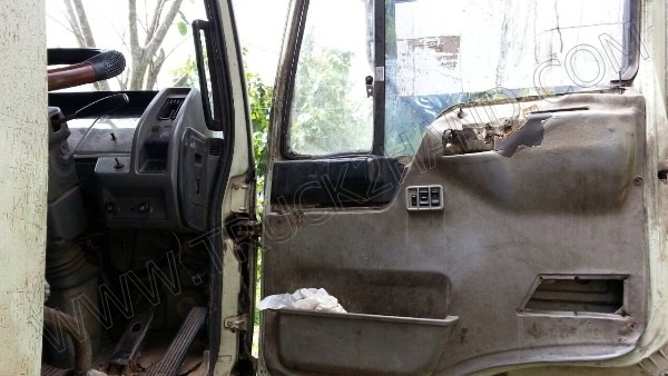 รถบรรทุก 10 ล้อบรรทุกของเหลว  ยี่ห้อ HINO รุ่น FM3MMLD  240 แรงม้า