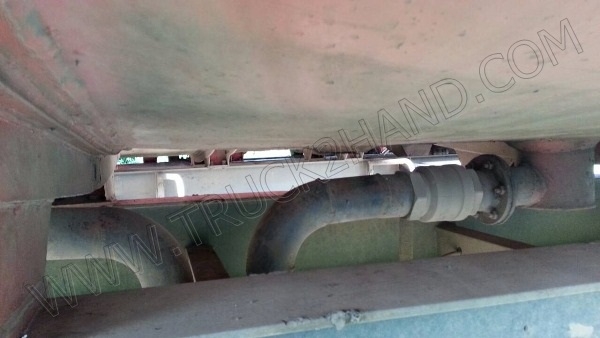 รถบรรทุก 10 ล้อบรรทุกของเหลว ยี่ห้อ HINO รุ่น FM3MMLD 240 แรงม้า รถบรรทุก 10 ล้อบรรทุกของเหลว ยี่ห้อ HINO รุ่น FM3MMLD 240 แรงม้า