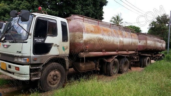 รถบรรทุก 10 ล้อบรรทุกของเหลว ยี่ห้อ HINO รุ่น FM3MMLD 240 แรงม้า รถบรรทุก 10 ล้อบรรทุกของเหลว ยี่ห้อ HINO รุ่น FM3MMLD 240 แรงม้า