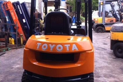 ขายรถ โฟล์คลิฟท์ TOYOTA รุ่น 7-FD20