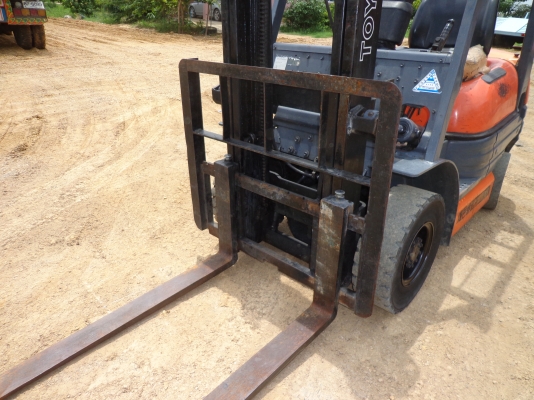 ขายโฟล์คลิฟท์ TOYOTA 6FG-18 เครื่องเบนซิน ติดต่อคุณจิ๊ด โทร. 089-7949488 ขายโฟล์คลิฟท์ TOYOTA 6FG-18 เครื่องเบนซิน ติดต่อคุณจิ๊ด โทร. 089-7949488