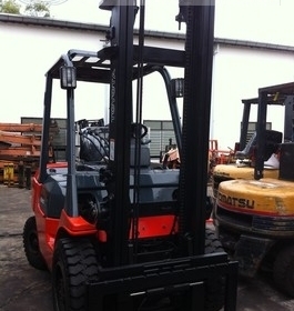 ขาย รถ โฟล์คลิฟท์ TOYOTA รุ่น 7-FD30