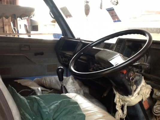 ขายด่วนnpr59l เครื่อง4be1 เครื่องดีแคชชีสวยทะเบียนขาด1ปีหัวต้องเก็บงาน Fหน้าFหลัง ขอขายที่ 265000ครับไม่มีช่างทำครับ