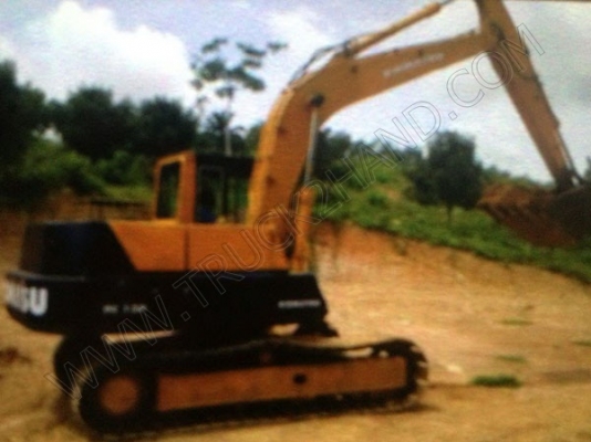 รถแบคโฮ ยี่ห้อ KOMATSU PC120-3