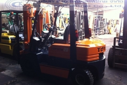 ขายรถ โฟล์คลิฟท์ TOYOTA รุ่น 5-FG20