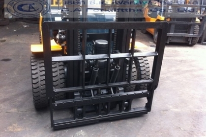 ขายรถ โฟล์คลิฟท์ TOYOTA รุ่น 7-FD30