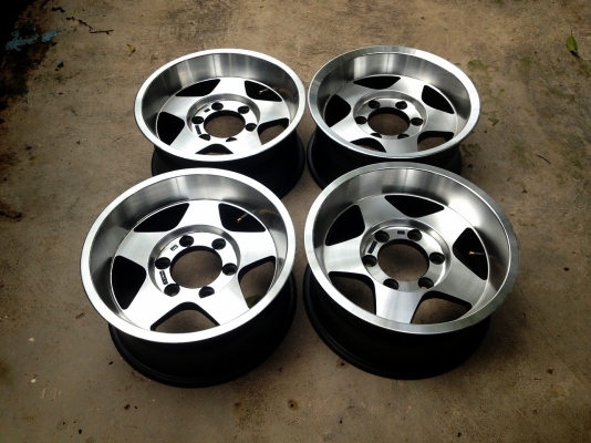 ขายล้อ Enkei ขอบ 15x7 ET0 6/139.7 ลาย 5 ก้าน ออฟลึก สวยมากครับ