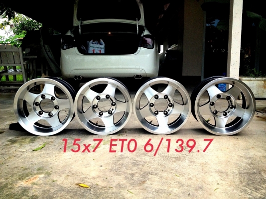 ขายล้อ Enkei ขอบ 15x7 ET0 6/139.7 ลาย 5 ก้าน ออฟลึก สวยมากครับ