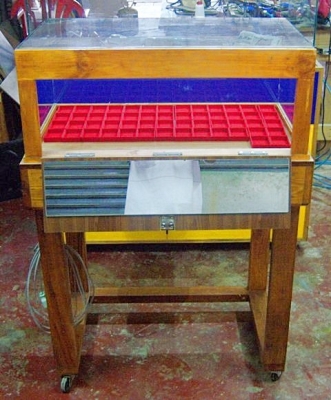 ตู้โชว์พระ ขนาดของตัวโต๊ะ กว้าง 50 เซนติเมตร สูง 109 เซนติเมตร ยาว 78 เซนติเมตร มีล้อเคลื่อนที่ได้ มีไฟ 2900 บาท ใช้งานได้เลย อยู่จรัญ13 สนใจติดต่อ 083-0005517 ตู้โชว์พระ ขนาดของตัวโต๊ะ กว้าง 50 เซนติเมตร สูง 109 เซนติเมตร ยาว 78 เซนติเมตร มีล้อเคลื่อนที่ได้ มีไฟ 2900 บาท ใช้งานได้เลย อยู่จรัญ13 สนใจติดต่อ 083-0005517