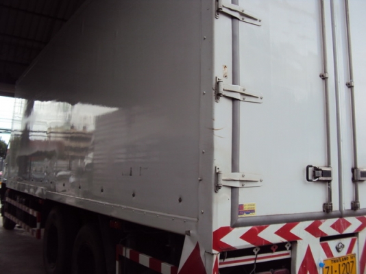 ขายMITSUBISHI 10 ล้อเพลาเดียว ตู้เย็น ปี 2006   260แรงม้า