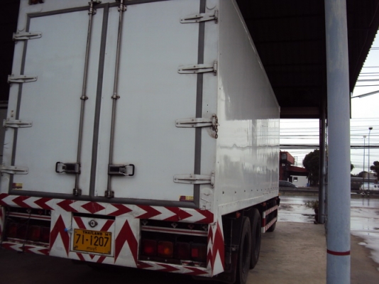 ขายMITSUBISHI 10 ล้อเพลาเดียว ตู้เย็น ปี 2006   260แรงม้า