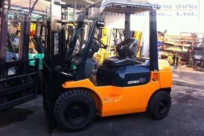 ขายรถ โฟล์คลิฟท์ TOYOTA รุ่น 7-FD20