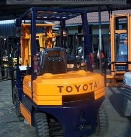 ขายรถ โฟล์คลิฟท์ TOYOTA รุ่น 5-FG20