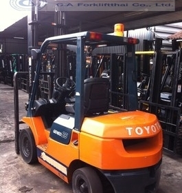 ขายรถ โฟล์คลิฟท์ TOYOTA รุ่น 7-FG25