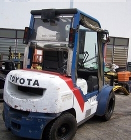 ขายรถ โฟล์คลิฟท์ TOYOTA รุ่น 8-FD25