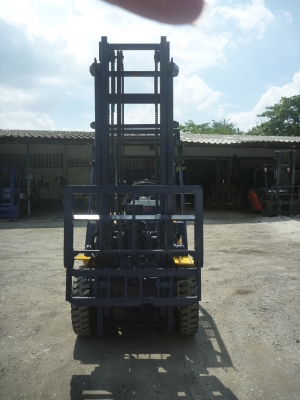 Forklift KOMATSU 2.5T ดีเซล งากระดก(ฮิ้ง) เกียร์ครัชท์ ยกสูง 4 เมตร
