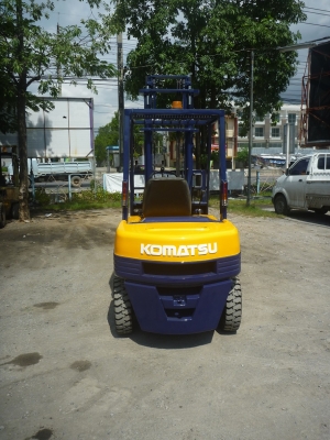 Forklift KOMATSU 2.5T ดีเซล งากระดก(ฮิ้ง) เกียร์ครัชท์ ยกสูง 4 เมตร