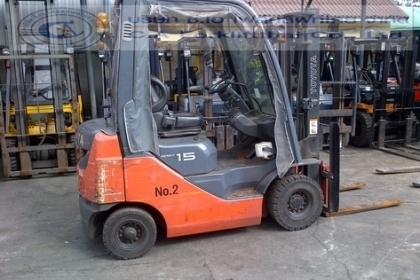 ขายรถ โฟล์คลิฟท์ TOYOTA รุ่น 8-FG15
