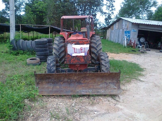 รถไถ KUBOTA M8030 dT รถพร้อมใช้งาน มีทะเบียน อุปกรณ์ใบดันหน้า และผาน 7 อย่างดีแถมไว้ให้ใช้งาน.