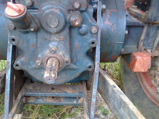 รถไถ KUBOTA M8030 dT รถพร้อมใช้งาน มีทะเบียน อุปกรณ์ใบดันหน้า และผาน 7 อย่างดีแถมไว้ให้ใช้งาน.