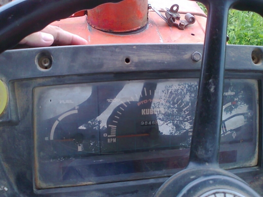 รถไถ KUBOTA M8030 dT รถพร้อมใช้งาน มีทะเบียน อุปกรณ์ใบดันหน้า และผาน 7 อย่างดีแถมไว้ให้ใช้งาน.