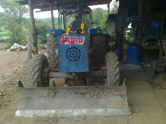 รถไถ ford 6610 เสื้อลาย 2 เพลา คานหน้า คาราโร่ มีเล่มทะเบียนพร้อมโอน สนใจติดต่อ 0844140121 (อาม)