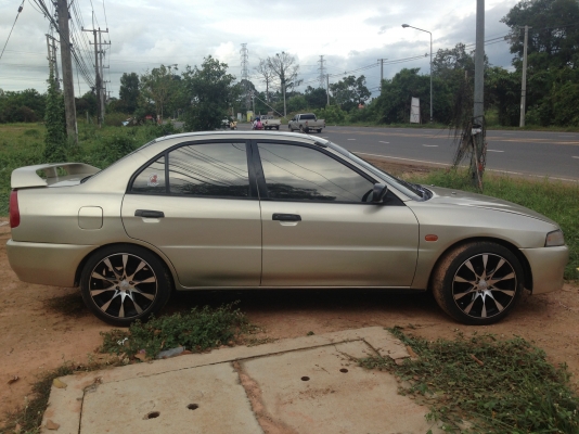 MITSUBISHI LANCER GLXi 1.5 AT ปี 97 รถสวยจัดทั้งภายในและภายนอก เครื่องแน่นแรงดีเดิมๆ ภายในเก๋งคอนโซลสวยครบพร้อม CD MP3 แอร์ พ.เพาเวอร์ ก.ไฟฟ้า สวยสะอาดขับง่าย ช่วงล่างแน่น ล้อแม็กอย่างสวยสภาพเต็ม ยางดี 4 เส้นประมาณ 70\% พร้อมใช้งานได้เลย เอกสารทะเบียนภาษีค MITSUBISHI LANCER GLXi 1.5 AT ปี 97 รถสวยจัดทั้งภายในและภายนอก เครื่องแน่นแรงดีเดิมๆ ภายในเก๋งคอนโซลสวยครบพร้อม CD MP3 แอร์ พ.เพาเวอร์ ก.ไฟฟ้า สวยสะอาดขับง่าย ช่วงล่างแน่น ล้อแม็กอย่างสวยสภาพเต็ม ยางดี 4 เส้นประมาณ 70\% พร้อมใช้งานได้เลย เอกสารทะเบียนภาษีค