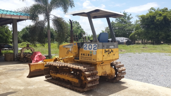 Komatsu D20P-7E ช.ม 2,298 เก่านอกพร้อมใช้ สวยสภาพเดิม
