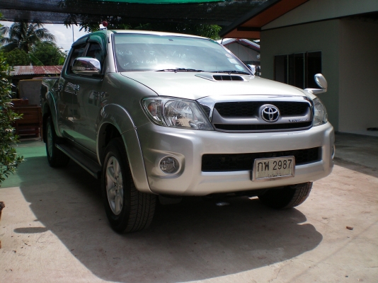 ขายด่วน โตโยต้า วีโก้ ปี2010 4ประตู เครื่อง2.5 E เดิมทั้งคันไม่เคยชนราคา580000ราคาถูกแบบนี้ไม่มีอีกแล้วมาก่อนได้ก่อนสนใจติดต่อkฐิติกร0857748181รถสวยสภาพป้ายแดงครับ