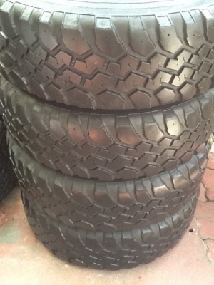 ขายยาง  Mud  พร้อมล้อ  สวยๆ เชิญครับ ขาย 11500