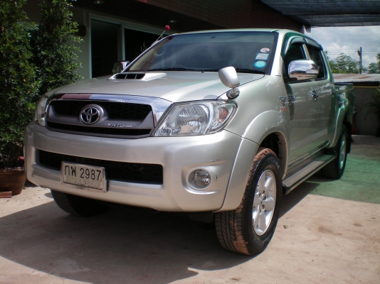 ขายด่วน โตโยต้า วีโก้ ปี2010 4ประตู เครื่อง2.5 E เดิมทั้งคันไม่เคยชนราคา580000ราคาถูกแบบนี้ไม่มีอีกแล้วมาก่อนได้ก่อนสนใจติดต่อkฐิติกร0857748181รถสวยสภาพป้ายแดงครับ