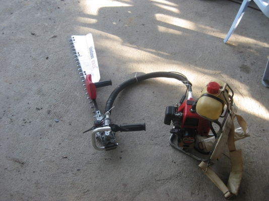 เครื่องตัดแต่งกิ่งไม้