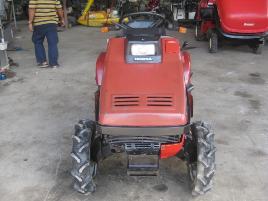 ขายรถไถTRACTOR HONDA 13แรง พร้อมใช้งาน