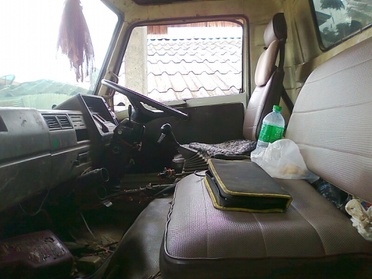 รถหกล้อดั้ม HINO KM777 เครื่องดี คัสซีสวย มีแอร์ มีทะเบียนครบ