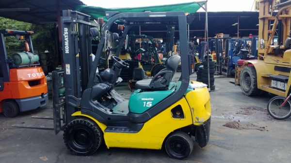 KOMATSU FD15-20 รถยกโคมัสสึรุ่น 20 ยก 1.5 ตัน เสาสูง 3 เมตร เครื่องดีเซล เกียร์ออโต้