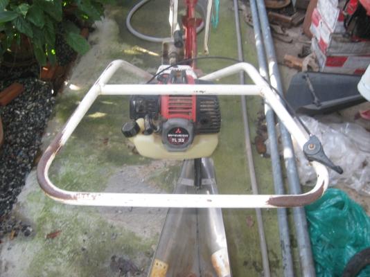 เครื่องแหวกร่องในนาข้าว