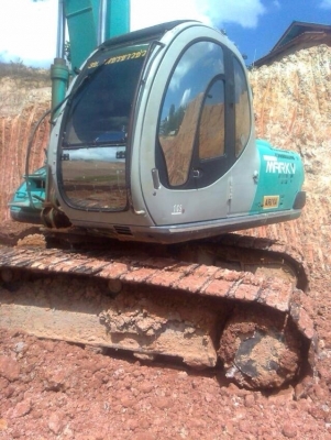ขายด่วน!! KOBELCO SK 200-5 สภาพสวยพร้อมใช้งานค่ะ
