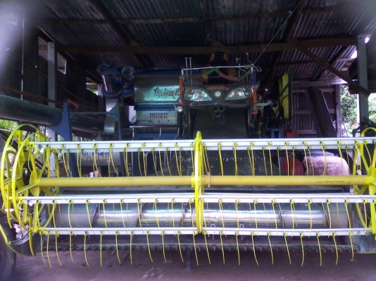 ลงรูปใหม่+เบอร์โทร ขายรถเกี่ยวนวดข้าวอุ้ม พ.เจริญการช่าง