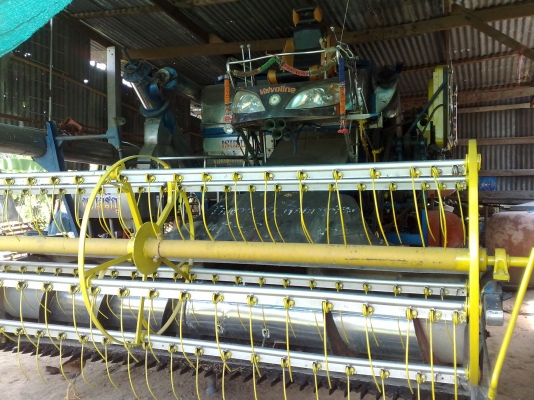 ลงรูปใหม่+เบอร์โทร ขายรถเกี่ยวนวดข้าวอุ้ม พ.เจริญการช่าง