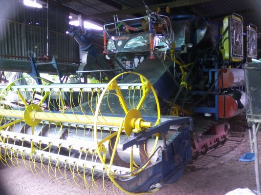 ลงรูปใหม่+เบอร์โทร ขายรถเกี่ยวนวดข้าวอุ้ม พ.เจริญการช่าง