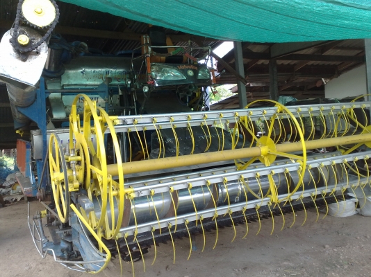 ลงรูปใหม่+เบอร์โทร ขายรถเกี่ยวนวดข้าวอุ้ม พ.เจริญการช่าง