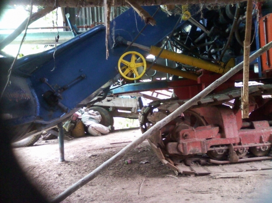 ลงรูปใหม่+เบอร์โทร ขายรถเกี่ยวนวดข้าวอุ้ม พ.เจริญการช่าง