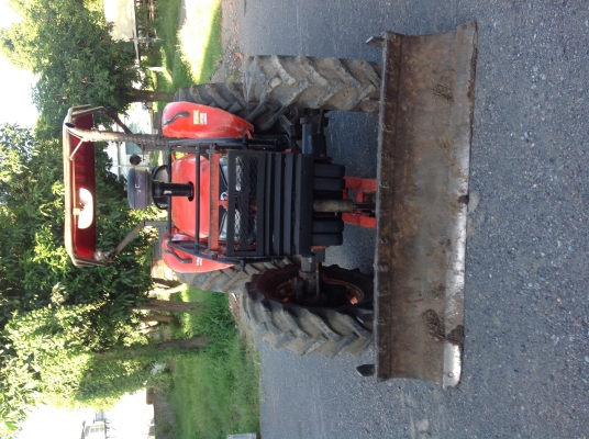 รถไถ KUBOTA M7040.