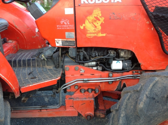 รถไถ KUBOTA M7040.