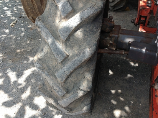 รถไถ KUBOTA M7040.