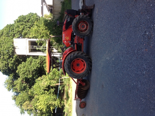 รถไถ KUBOTA M7040.