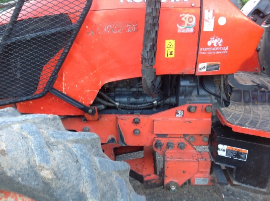 รถไถ KUBOTA M7040.