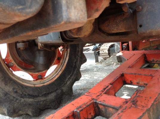 รถไถ KUBOTA M7040.